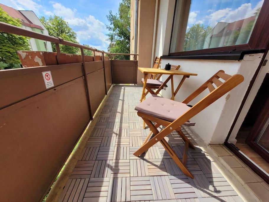 Duplex Apartment Ullstein- 4 Bedrooms, 2 Bathrooms, Living Room, 2 Parking Spaces, Boxspringbeds, Family & Business Apartment! Berlin Eksteriør billede