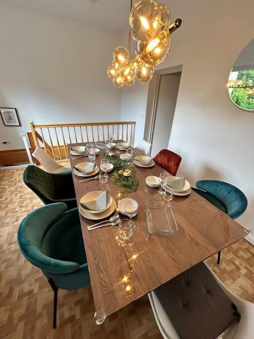 Duplex Apartment Ullstein- 4 Bedrooms, 2 Bathrooms, Living Room, 2 Parking Spaces, Boxspringbeds, Family & Business Apartment! Berlin Eksteriør billede