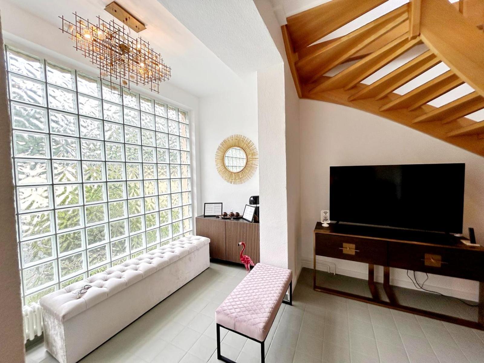 Duplex Apartment Ullstein- 4 Bedrooms, 2 Bathrooms, Living Room, 2 Parking Spaces, Boxspringbeds, Family & Business Apartment! Berlin Eksteriør billede