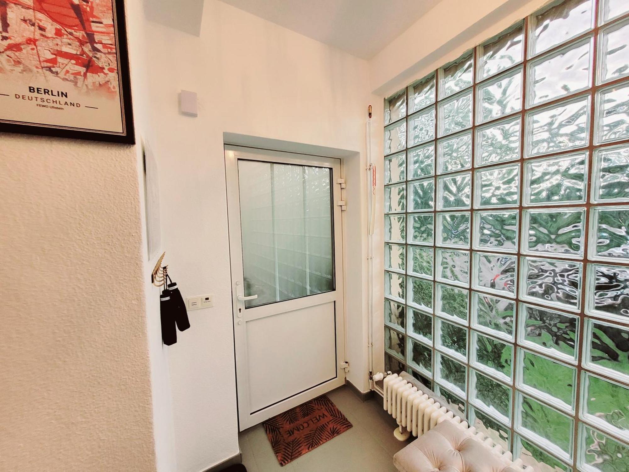 Duplex Apartment Ullstein- 4 Bedrooms, 2 Bathrooms, Living Room, 2 Parking Spaces, Boxspringbeds, Family & Business Apartment! Berlin Eksteriør billede