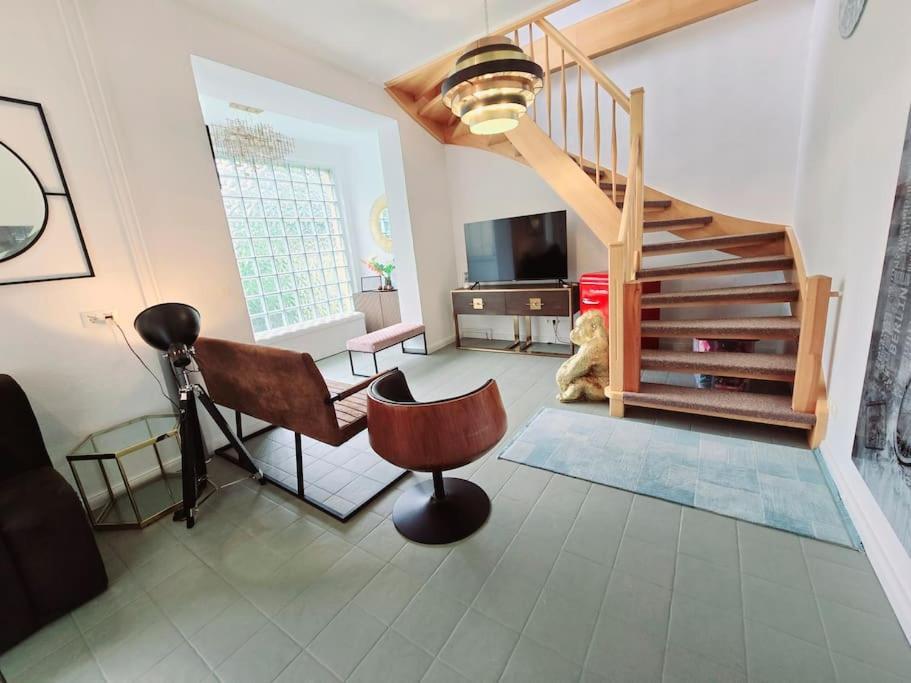 Duplex Apartment Ullstein- 4 Bedrooms, 2 Bathrooms, Living Room, 2 Parking Spaces, Boxspringbeds, Family & Business Apartment! Berlin Eksteriør billede
